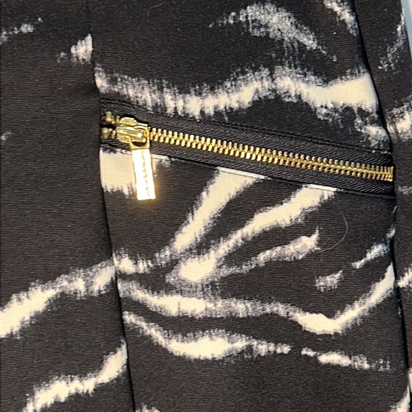 Michael Kors skirt, size 6 - Picture 2 of 8